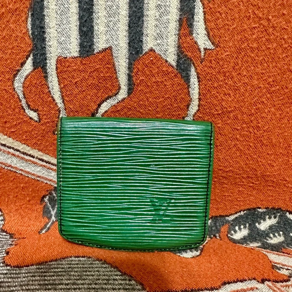 LOUIS VUITTON ❤️🌟VINTAGE GREEN EPI JEWELRY CASE⭐️